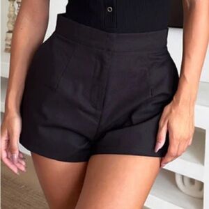 THATS SO FETCH Leska Linen Shorts